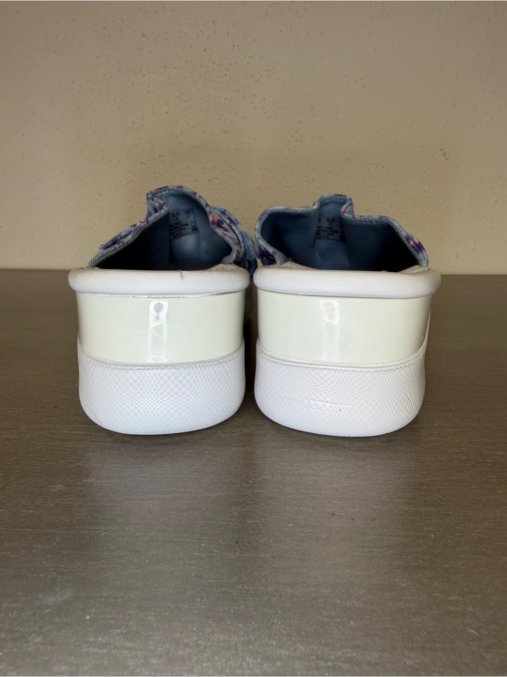 BZees Women’s Smile Blue Tie Dye Pink Platform Wedge Sandals Size 10 M Comfort - Picture 7 of 9